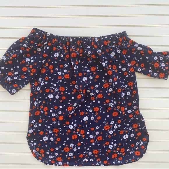 Off the shoulder blouse Size Medium MMK - Picture 7 of 9